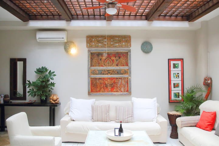 Coliseum Luxury Home Garden