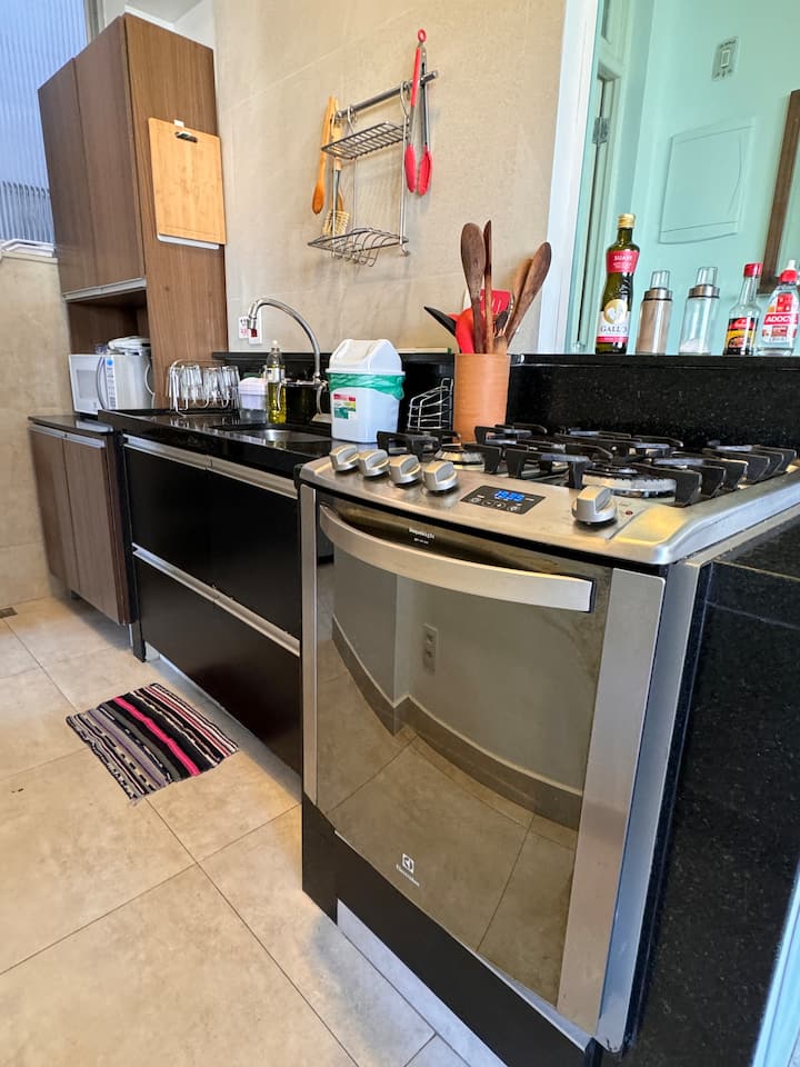 2BR COZY, VIEW, NEXT TO METRÔ CATETE/FLAMENGO, RIO