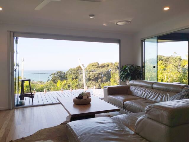 Ocean View Beach House gallery image 5