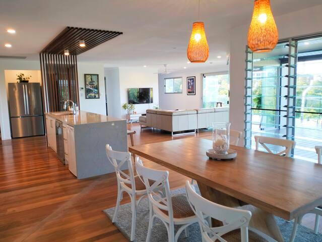 Ocean View Beach House gallery image 2