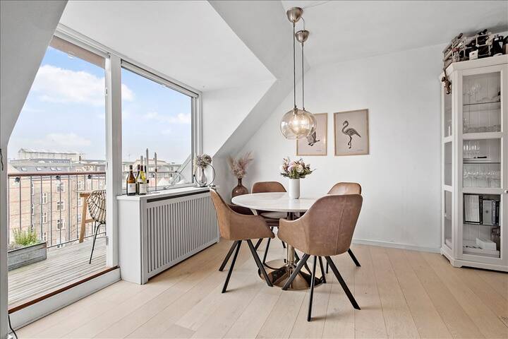 Penthouse in the heart of CPH - with sunny balcony