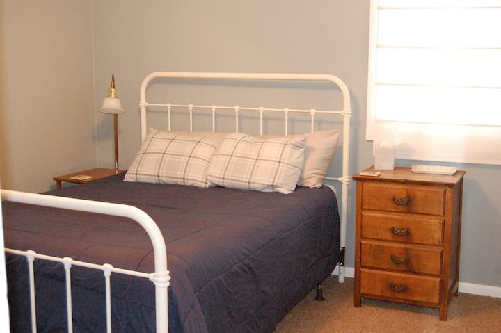 საძინებელი 1