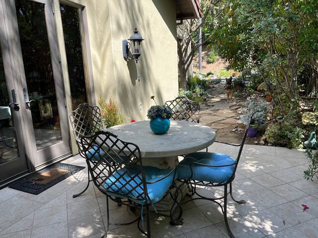 Luxury Villa in gated community in Beverly Hills gallery image 5