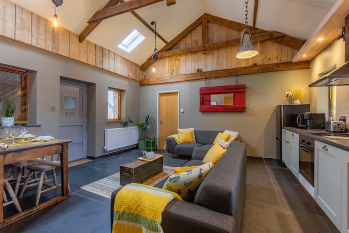 Hayloft Barn - Widemouth Bay