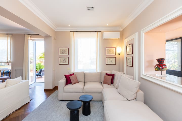 Rental In Rome – Panoramic penthouse in Trevi