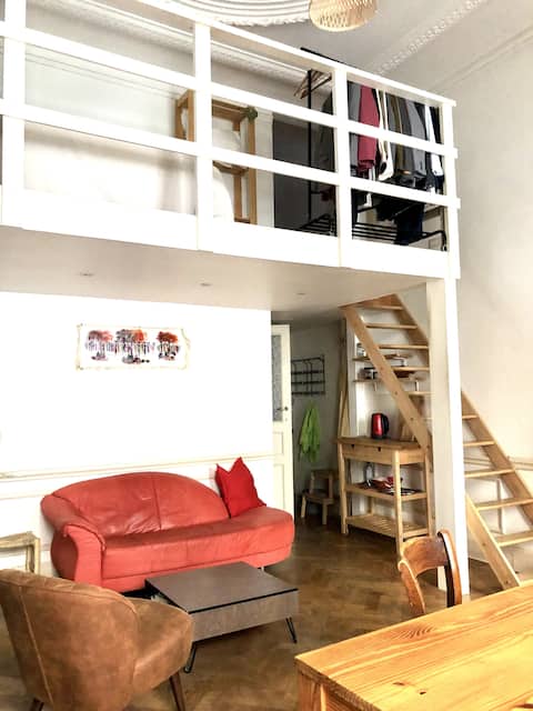 Successful Airbnb property: bright apartment 10 min from airport and center in Saint Josse Ten Noode Sint Joost Ten Node