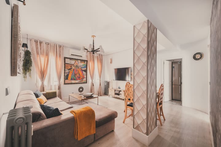 City deluxe comfortable apartment