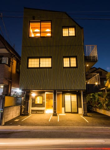 5 bedroom+6 toilets+3 showers, drop luggage 9am~