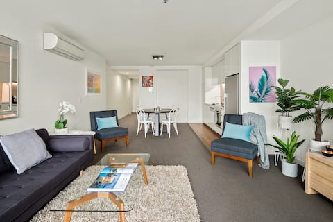 Popular Airbnb listing: Melbourne - Armada Port Melbourne - Secure Parking in Port Melbourne