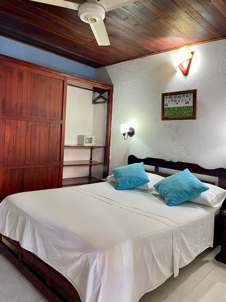Habitacion Individual Privada - Santa Marta, Colombia