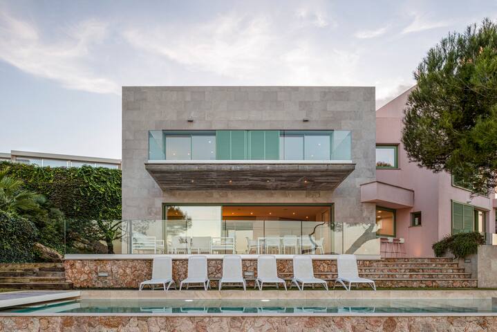 Front Line Villa with Heated Outdoor Pool gallery image 4