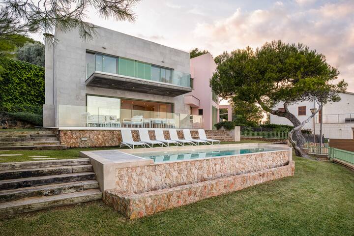 Front Line Villa with Heated Outdoor Pool gallery image 5