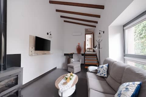 Successful Airbnb property: Rural Apartment with pool near Portugal in Cáceres