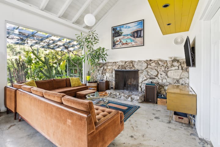 Bright Hollywood Hills Home With Landmark Views