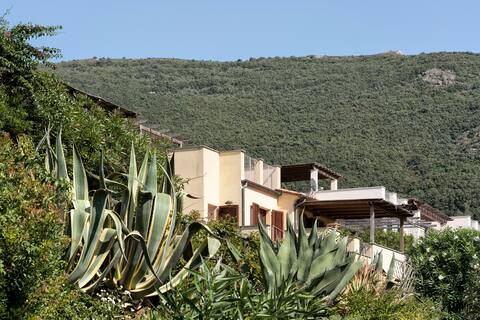 VILLA - 2 Terraces and Patio - 100 m to the beach!
