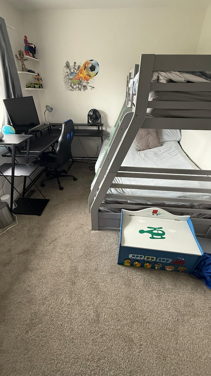 ห้องนอนที่ 4 พร้อมเตียงสองชั้นขนาดใหญ่