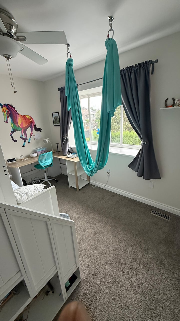 ห้องนอนที่สามพร้อมเตียงสองชั้นขนาดใหญ่