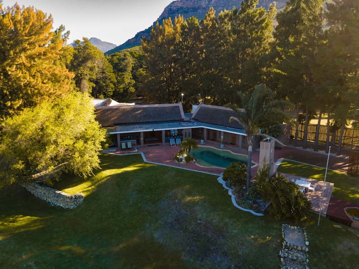 Rivers Own Guest Lodge