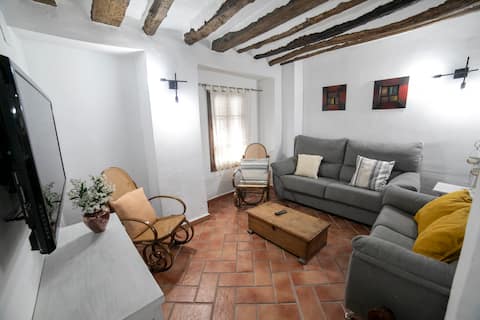 Anuncio de Airbnb popular: Casa Rural Zambra en Priego De Córdoba