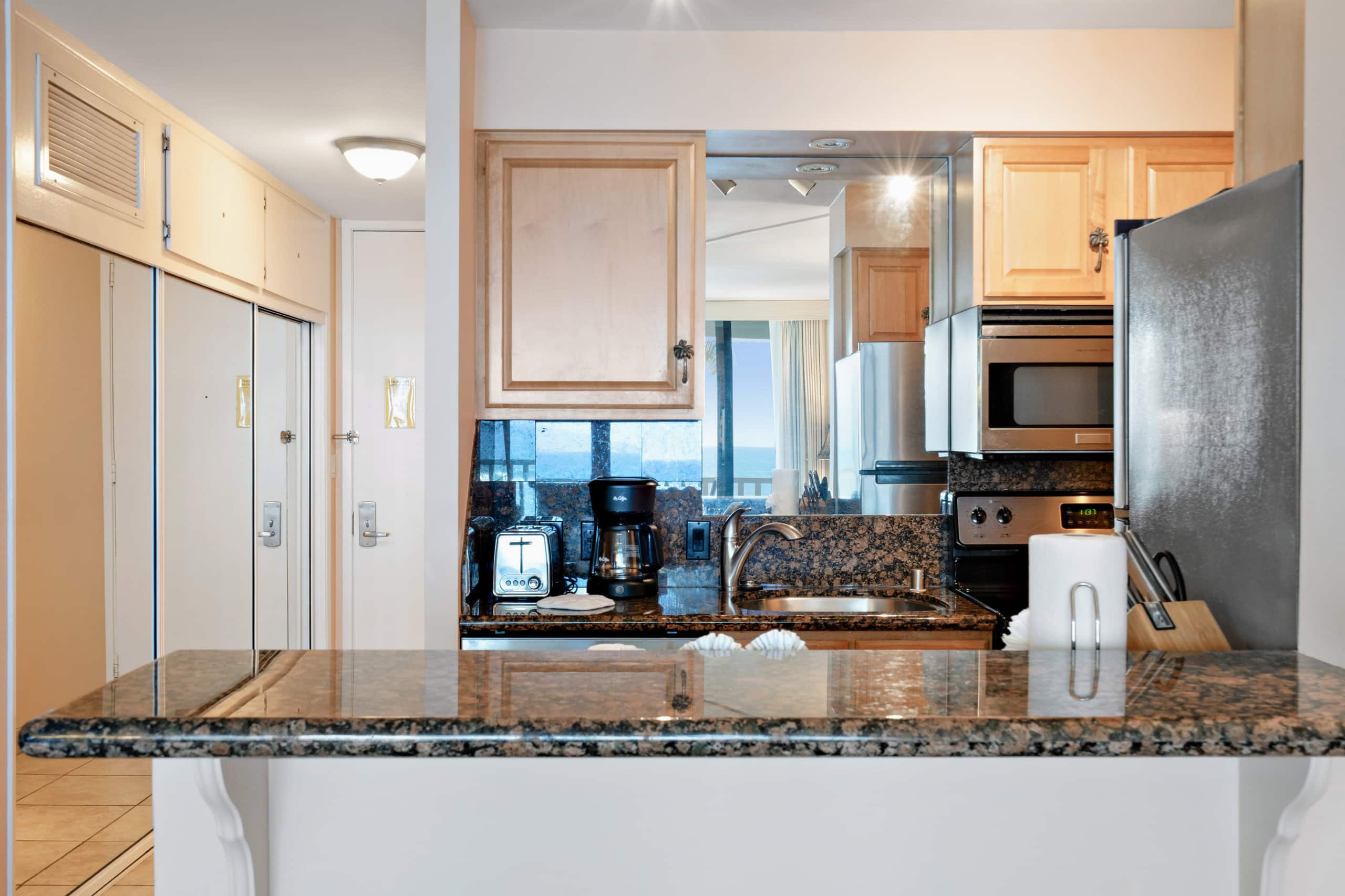 Beachfront Condo in Lahaina! - Image 11