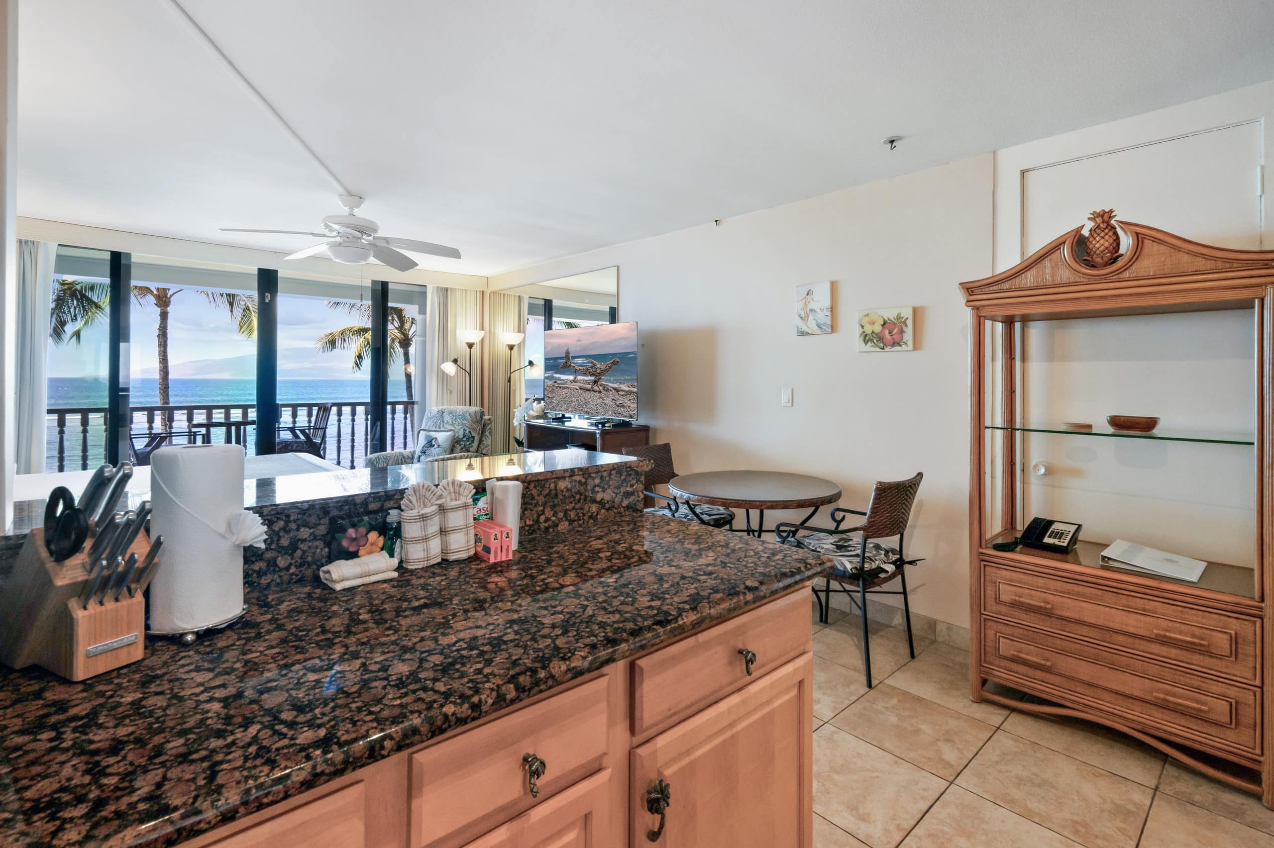 Beachfront Condo in Lahaina! - Image 13
