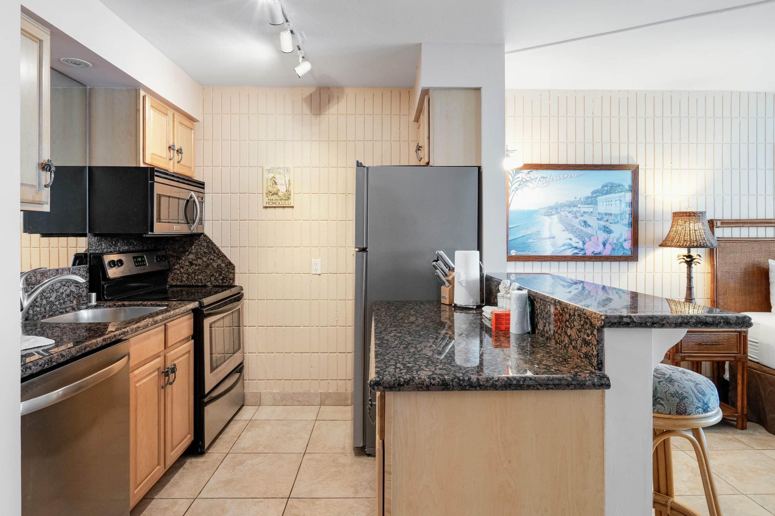 Beachfront Condo in Lahaina! - Image 9