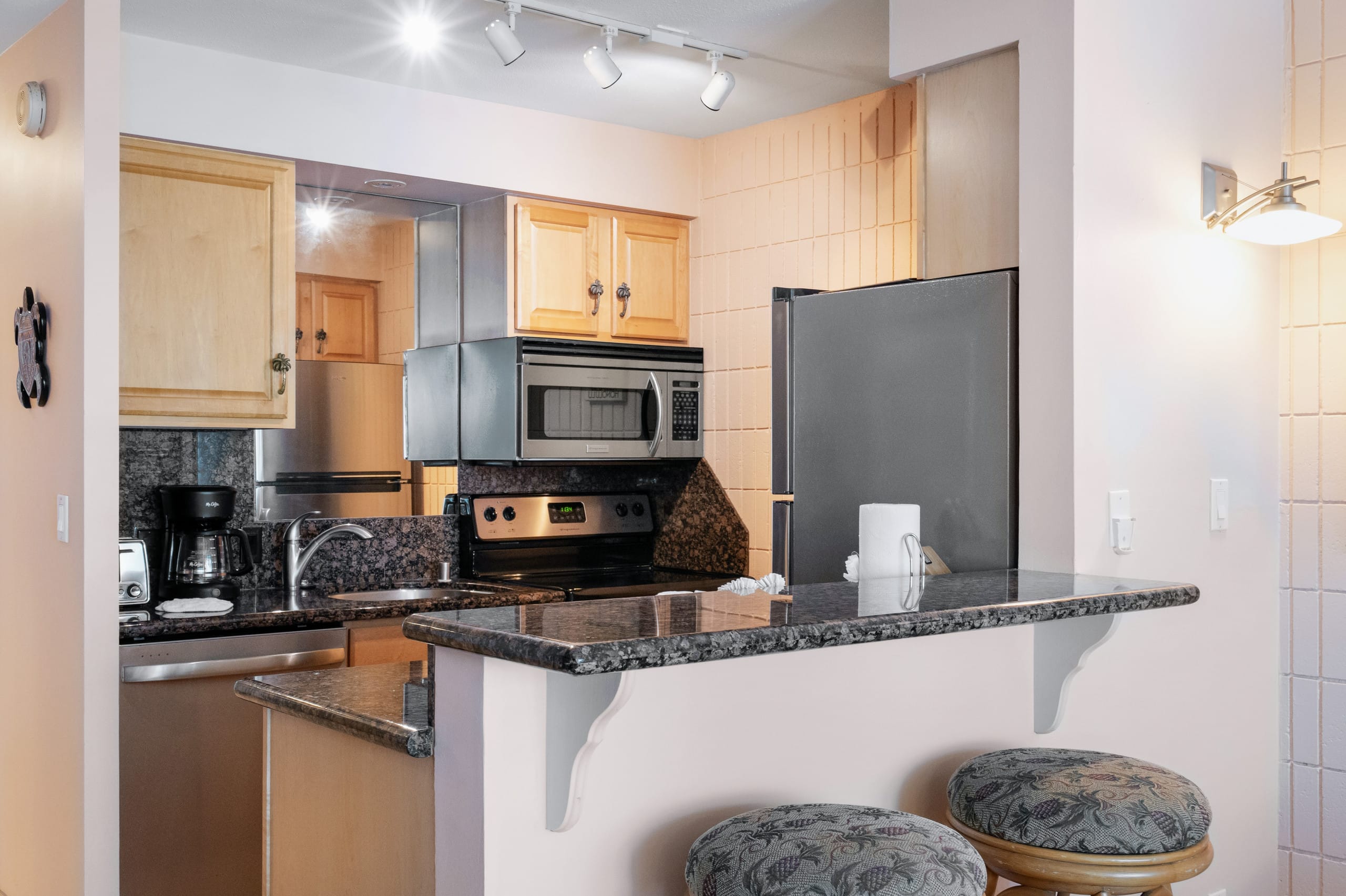Beachfront Condo in Lahaina! - Image 10