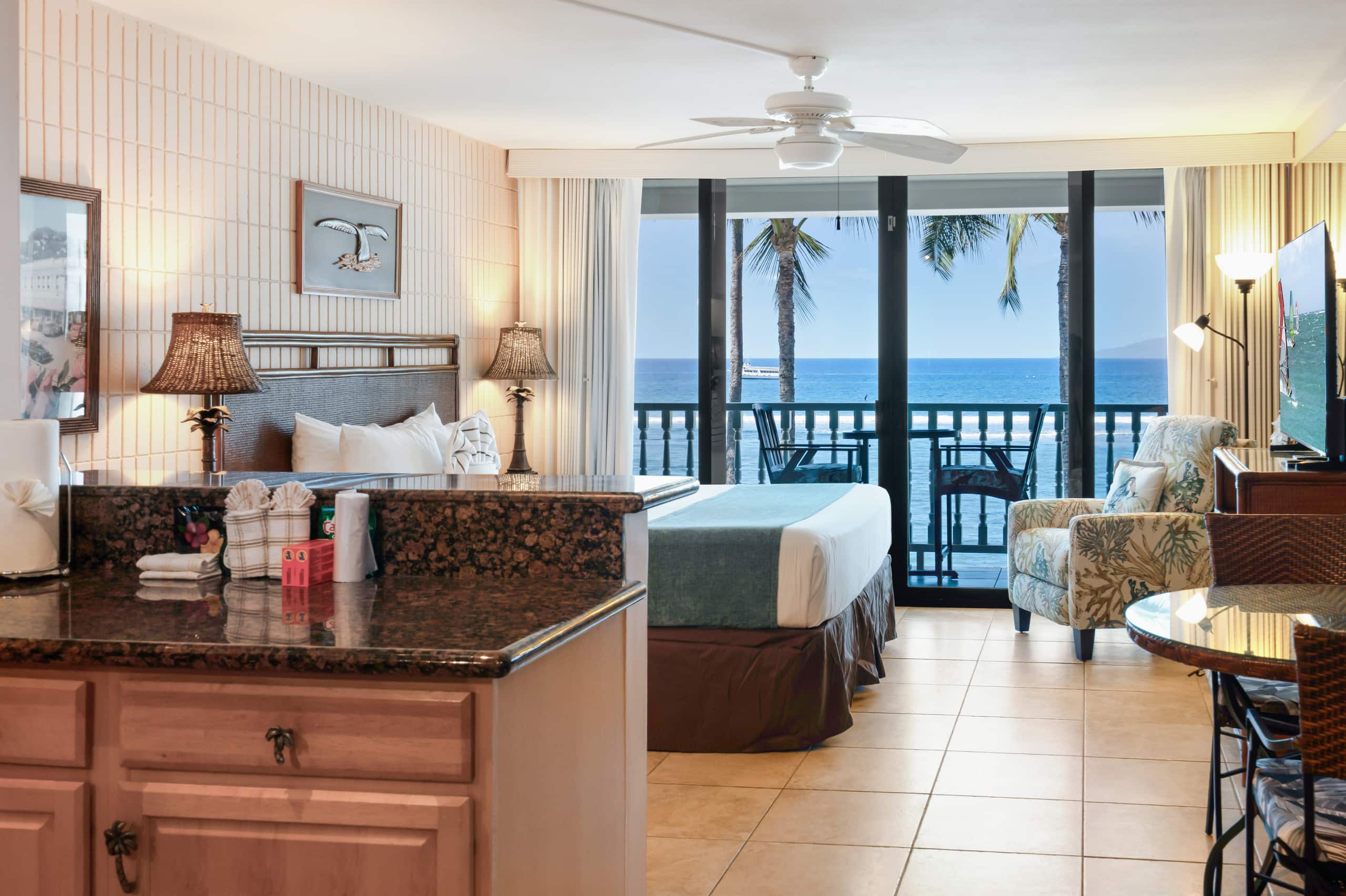 Beachfront Condo in Lahaina! - Image 4