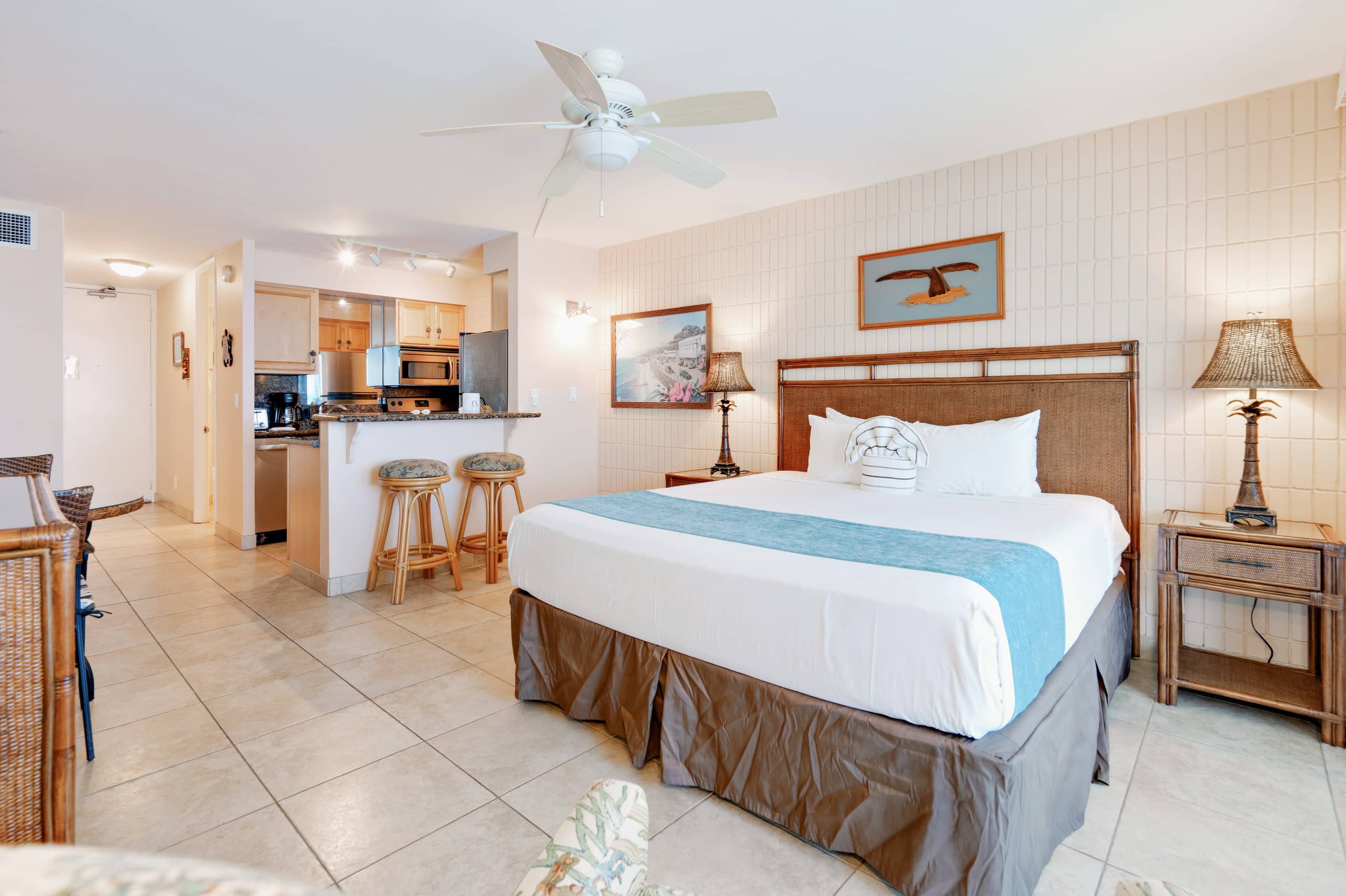 Beachfront Condo in Lahaina! - Image 3