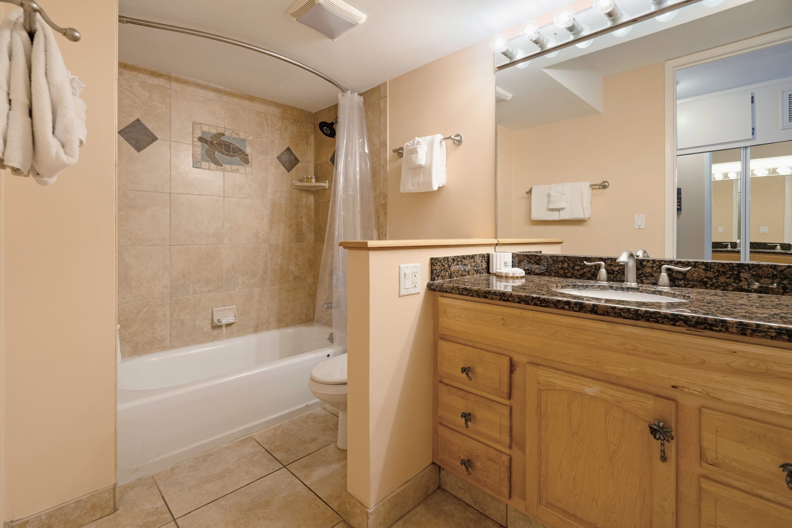 Beachfront Condo in Lahaina! - Image 15