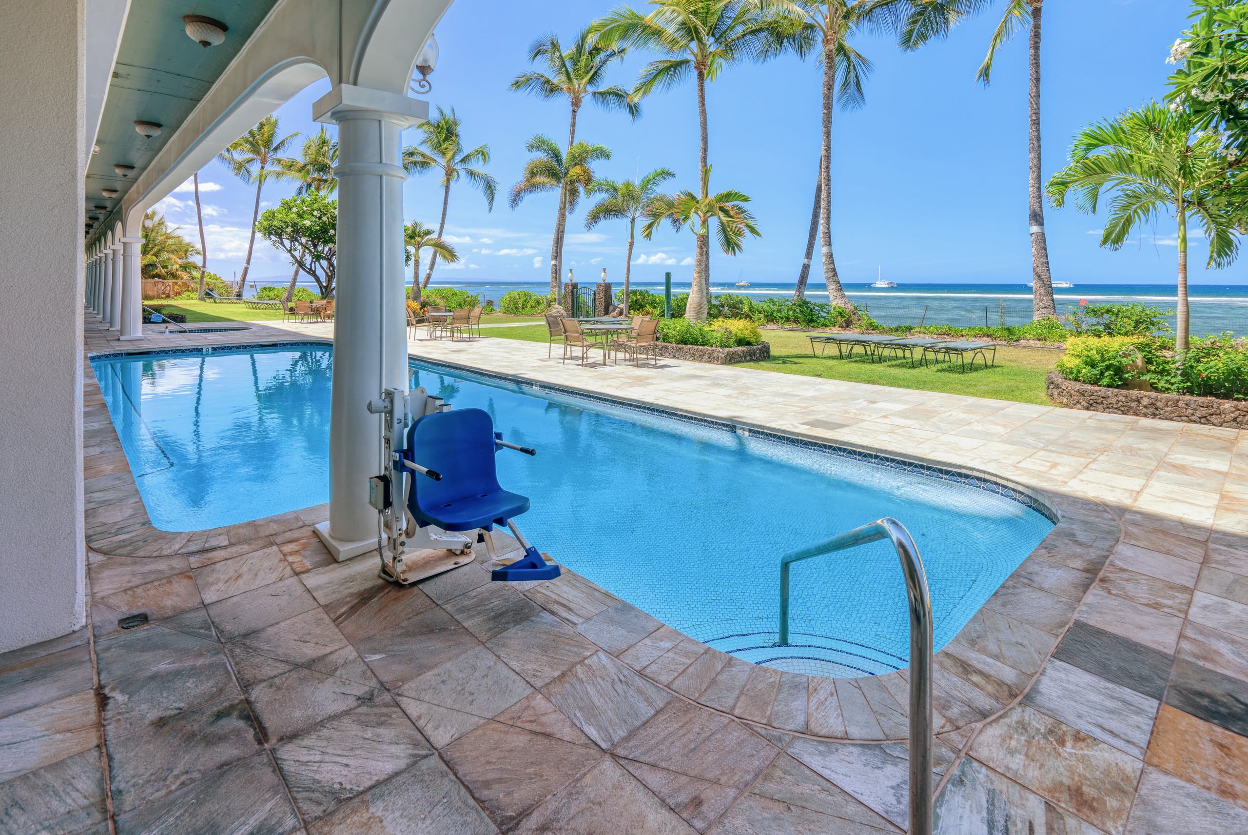 Beachfront Condo in Lahaina! - Image 24