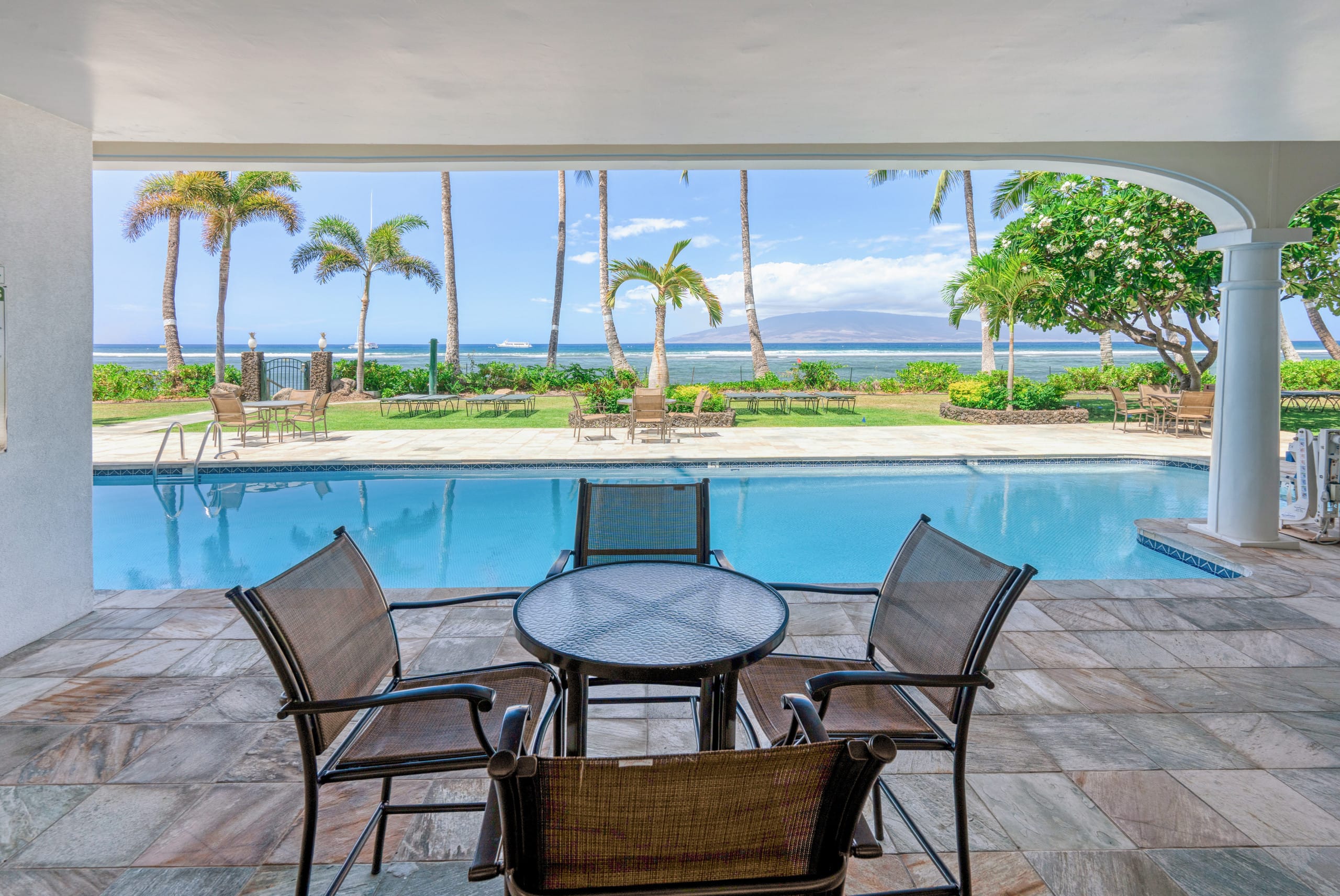 Beachfront Condo in Lahaina! - Image 21