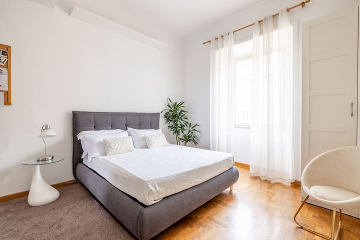 Lovely and bright apartment in the center of Rome gallery image 2