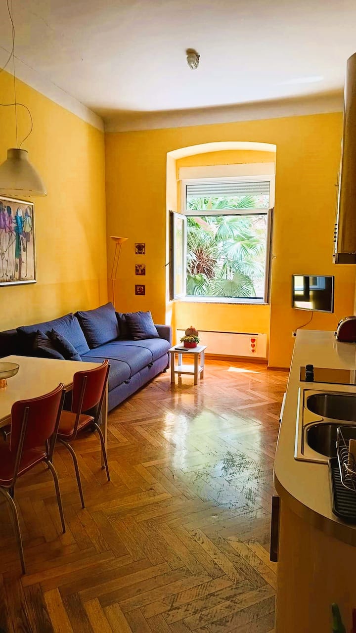 Sunny Oasis of Peace in City Center