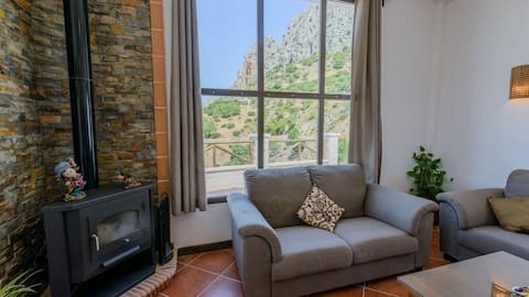 Anuncio de Airbnb popular: Rural Accommodation Caminito del Rey en Álora
