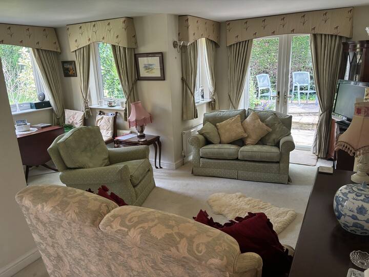 A Peaceful, Safe & Secure Haven In West Yorkshire - Huddersfield