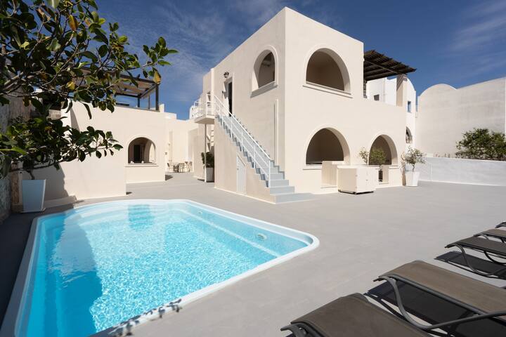 Villa Libertad ( up to 19 guests ) in Imerovigli gallery image 5
