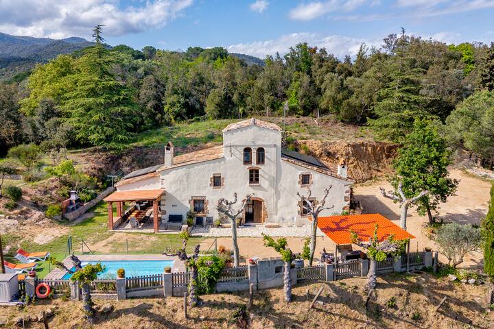 Can Baldiri-Casa Rústica con piscina privada-