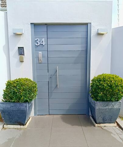 Exquisite family home, immaculate condition gallery image 2