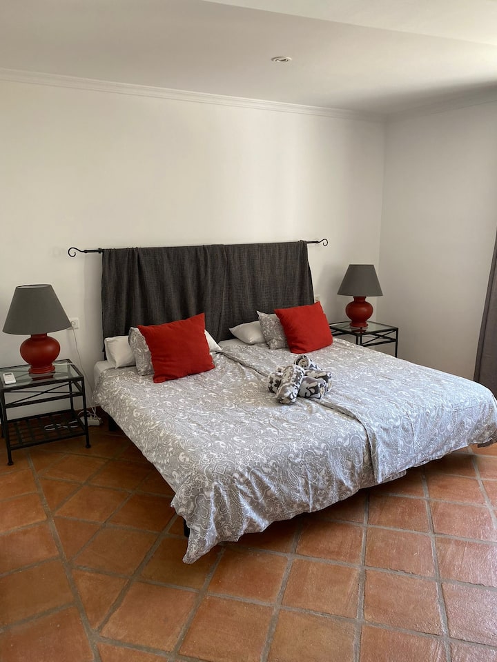 غرفة النوم 2