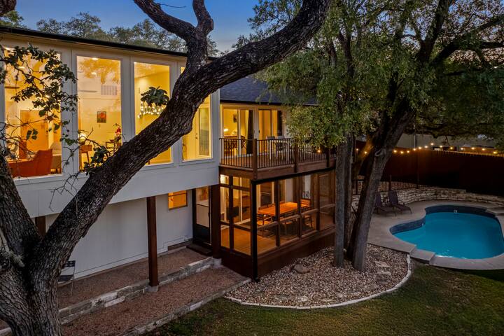 The Zilker Park Oasis with Heated Pool & Pinball gallery image 2