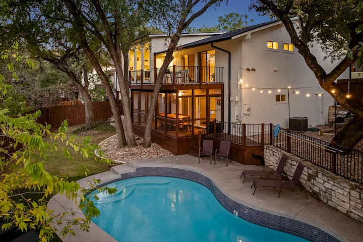 The Zilker Park Oasis with Heated Pool & Pinball