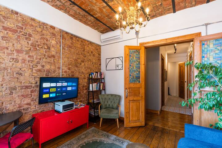 Central 3BR, 2BA, 4AC Cozy Flat W/Sea View&Roof gallery image 2