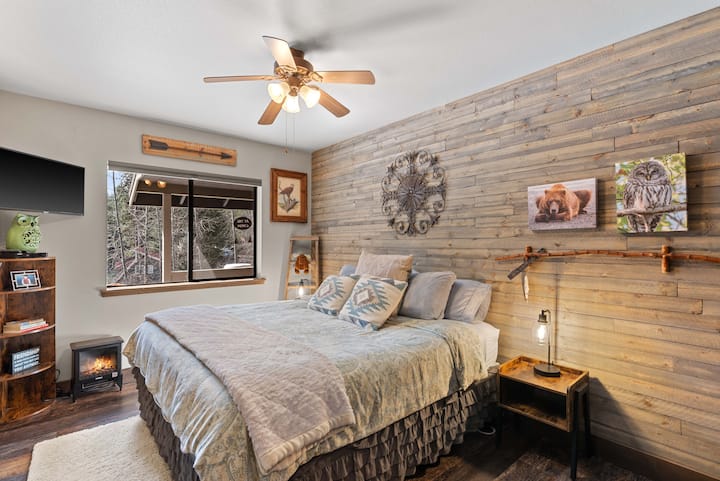 Second Main Floor Bedroom- King Bed.