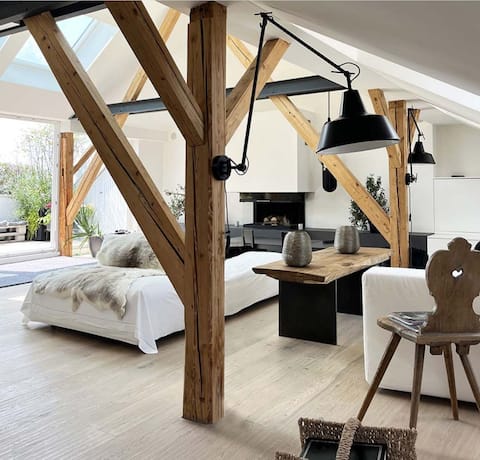 Top Airbnb: Over the roofs of Munich, close to the center in Dom Pedro