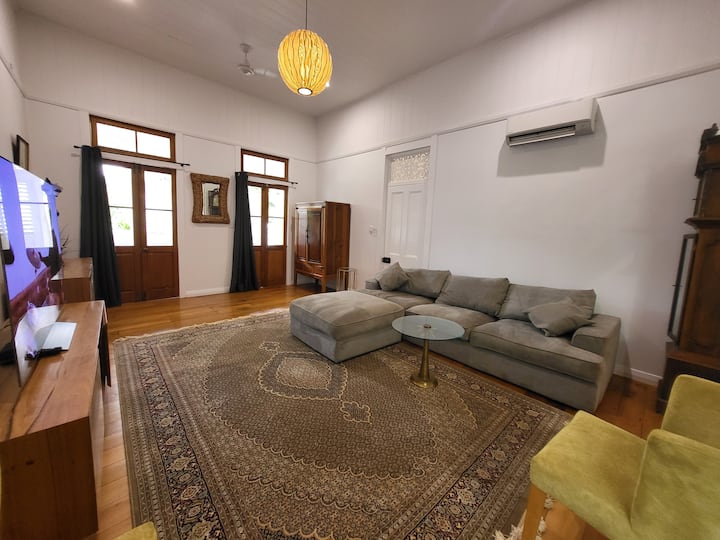 Morris House (Fnq) - 5 Bedroom 2 Bathroom - Cairns