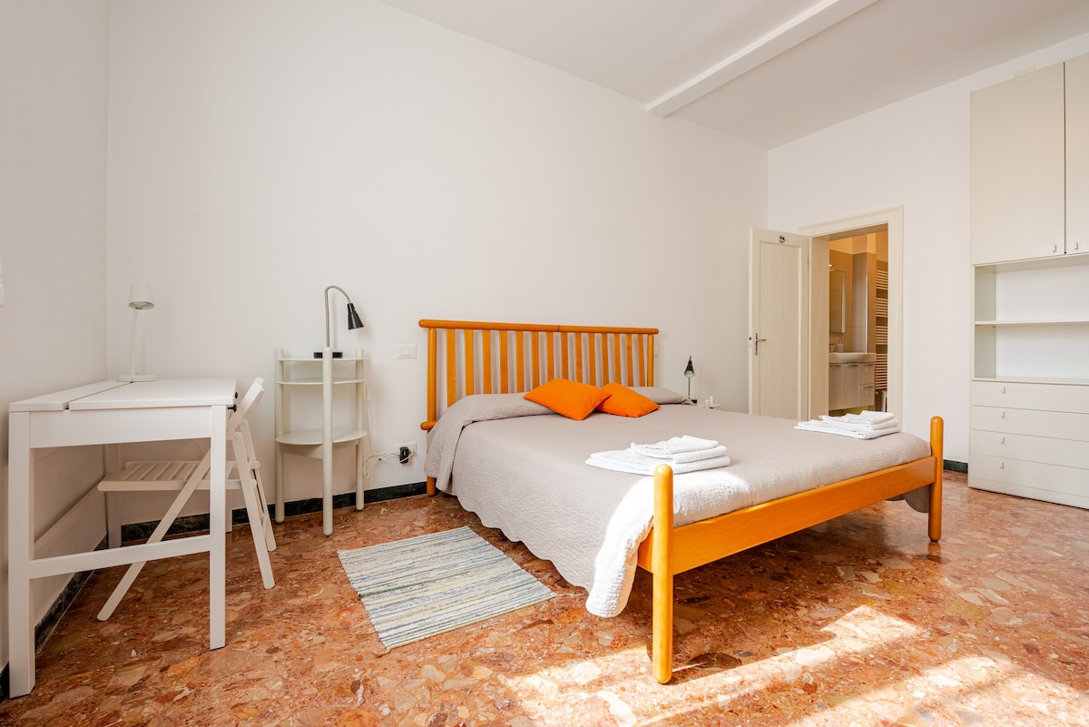 Spálňa s manželskou posteľou