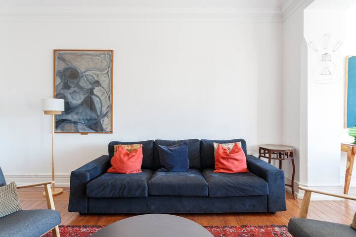 Avenue 7 | Ideal for Groups and Families gallery image 2