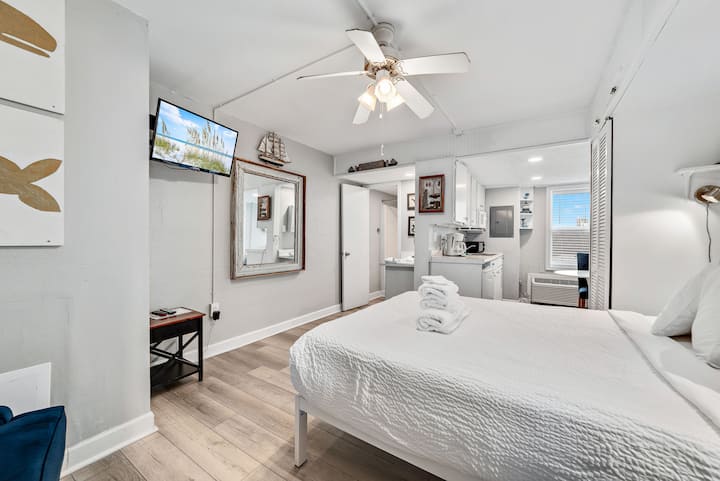 Cosy Beach Condo In The Heart Of Gulf Shores - Gulf Shores, AL