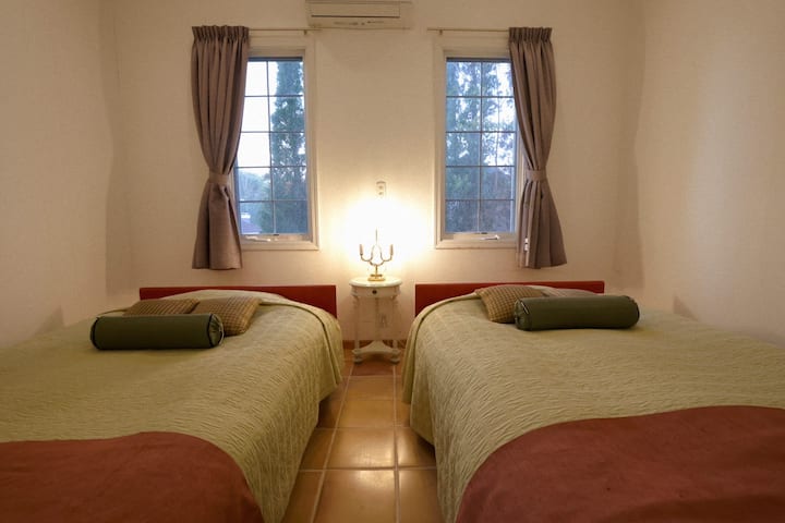 Spálňa na prvom poschodí.